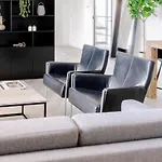4-bed Kitchen Free Parking * Ledeacker