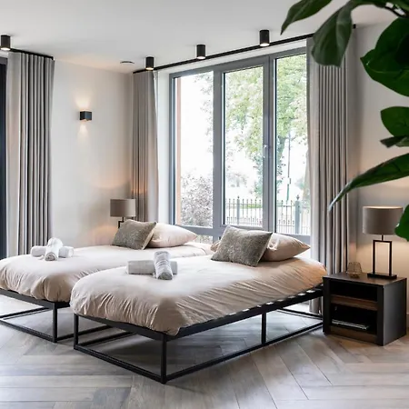 Xl Newly Built Nature Villa, Wifi * Ledeacker