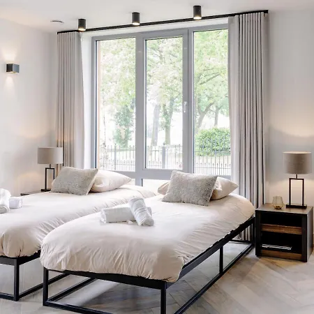 4-bed Kitchen Free Parking Apartment Ledeacker