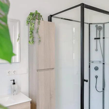 4-bed Kitchen Free Parking Apartman Ledeacker