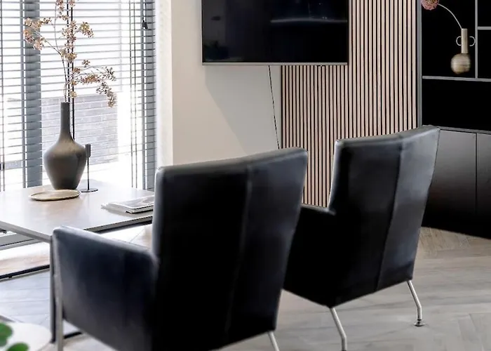 4-bed Kitchen Free Parking *