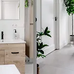 4-bed Kitchen Free Parking דירה Ledeacker